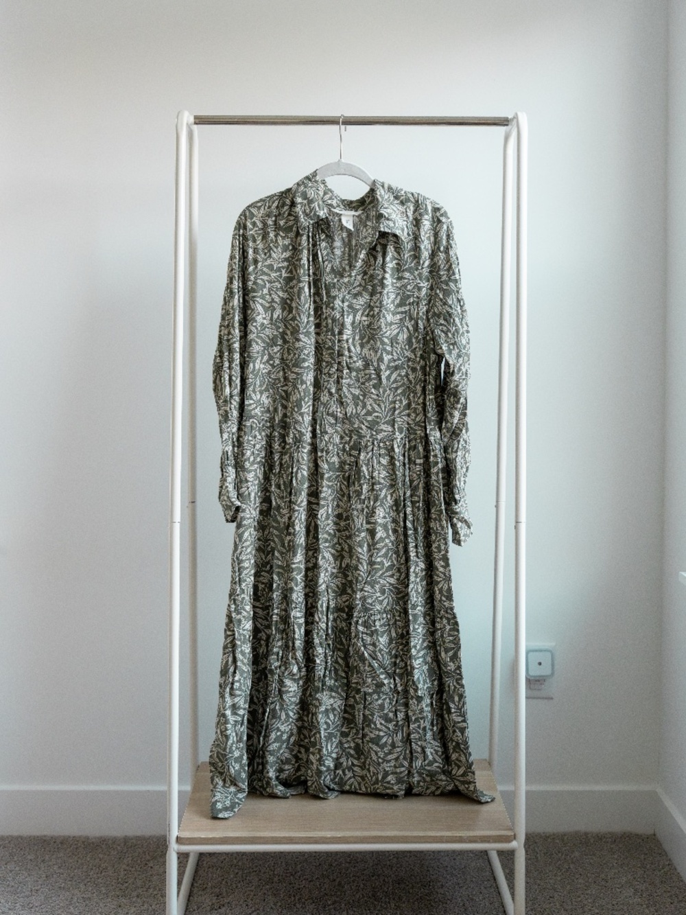 H&M Khaki Green Patterned Midi Shirt Dress - Medium